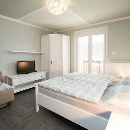 Ema Apartment