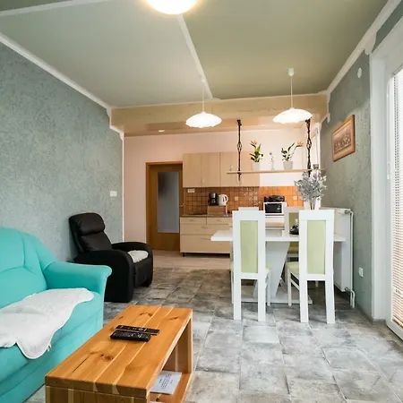 Ema Apartment